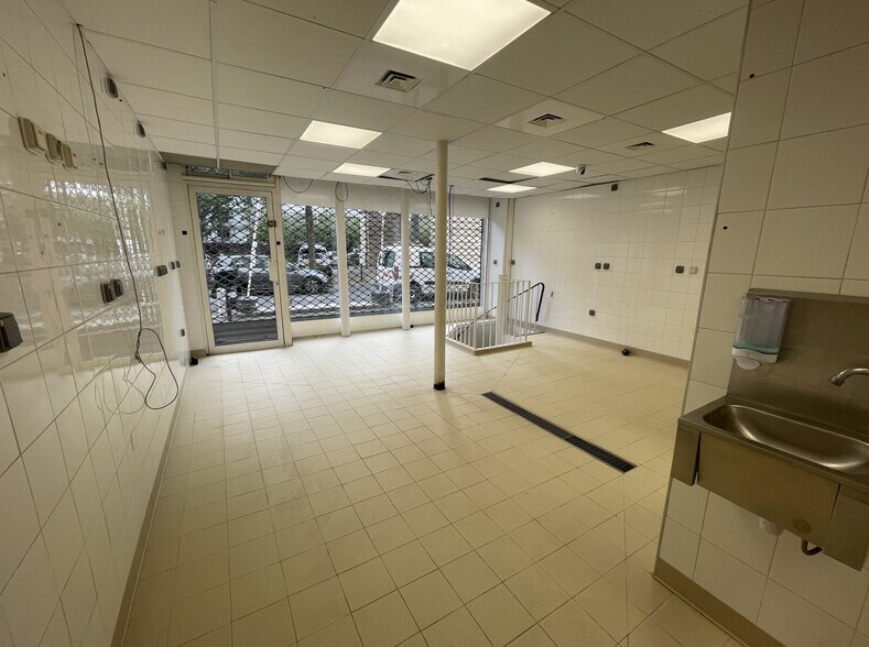 Local commercial dans Paris à vendre - Photo de l’immeuble – Image 3 sur 9