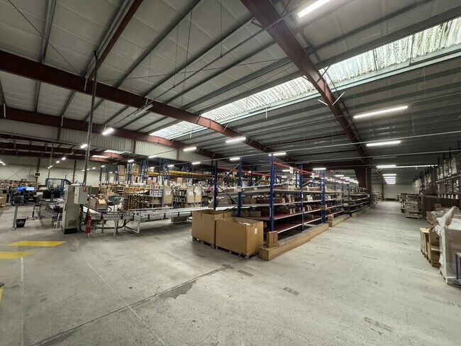 Plus de détails pour Industriel/Logistique à louer
