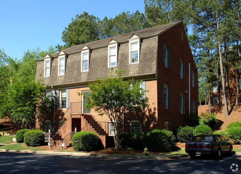 2900-12 Chamblee Tucker Rd, Chamblee, GA à louer - Photo principale – Image 1 sur 8