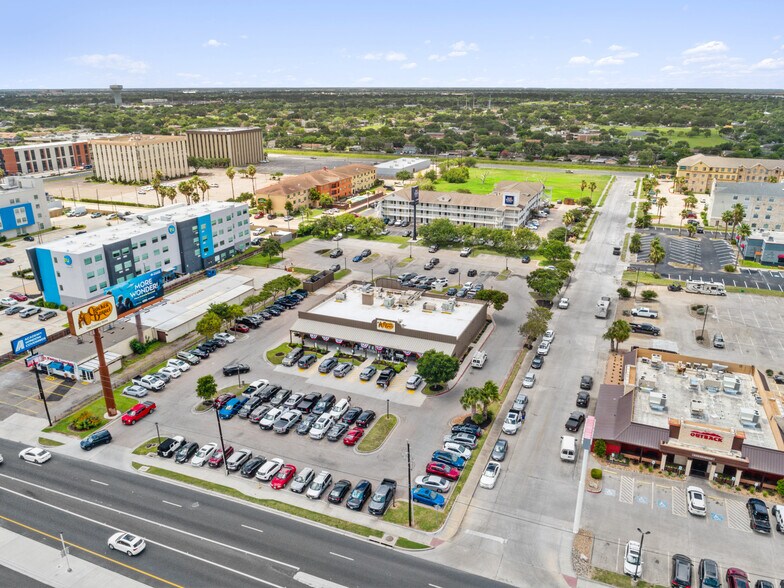 4229 S Padre Island Dr, Corpus Christi, TX à vendre - Photo de l’immeuble – Image 3 sur 6