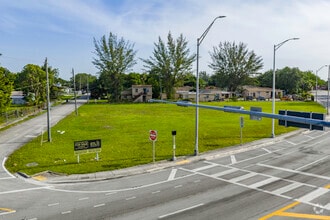7925 NW 13th Ct, Miami, FL à louer Photo principale– Image 1 sur 16