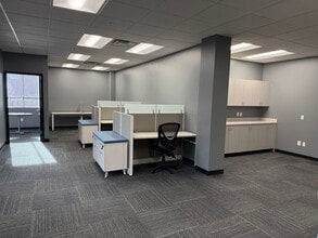 105 Maxess Rd, Melville, NY à louer Photo intérieure– Image 1 sur 7