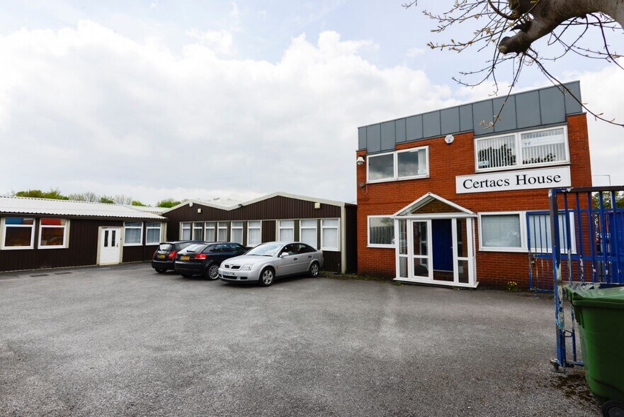 10-12 Westgate, Skelmersdale à louer - Photo principale – Image 1 sur 11