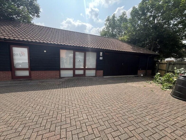 1A Norfolk Rd, Ipswich à vendre - Photo de l’immeuble – Image 3 sur 9
