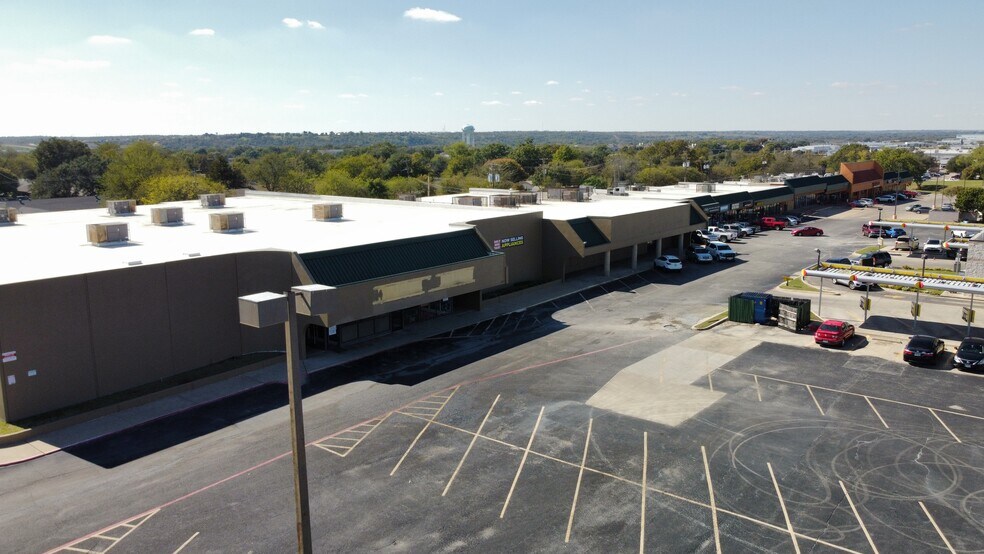 8621-8751 Camp Bowie West Blvd, Fort Worth, TX à louer - Photo de l’immeuble – Image 2 sur 7