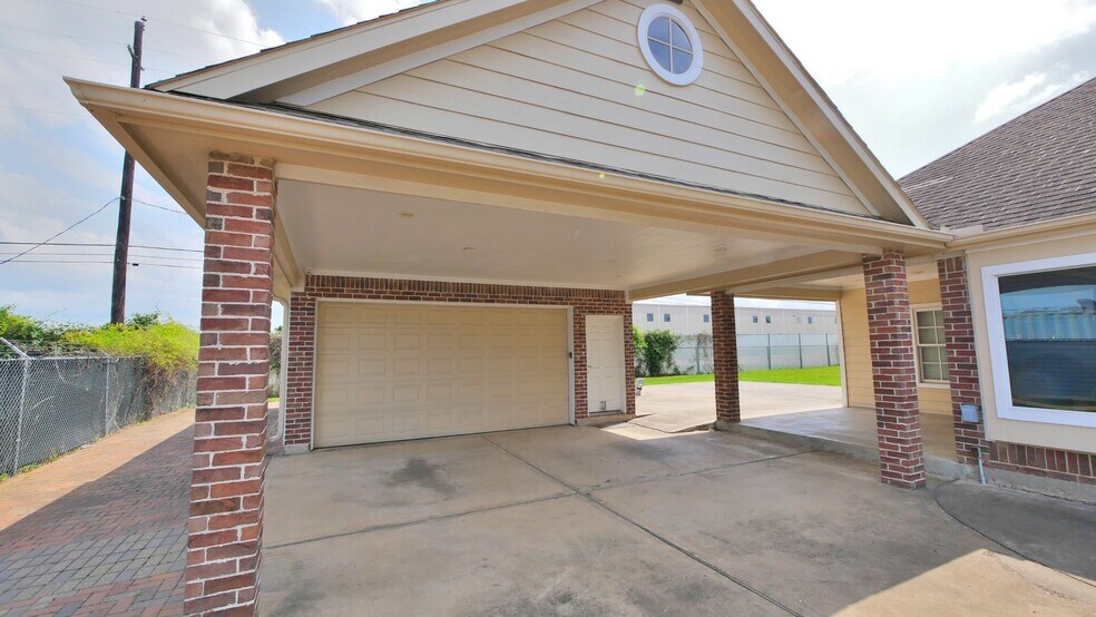 13203 Weiman Rd, Houston, TX à louer - Photo de l’immeuble – Image 2 sur 17