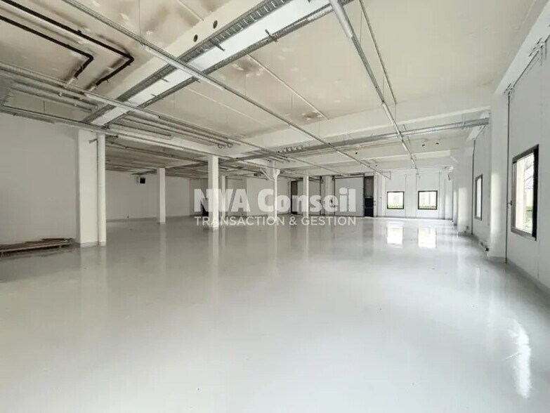 Local d’activités dans Cergy à louer - Photo intérieure – Image 2 sur 5