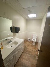 790 Lee St, Des Plaines, IL à louer Photo intérieure– Image 2 sur 4