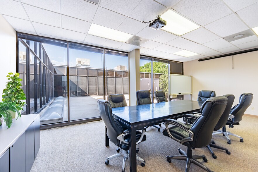 8500 Shoal Creek Blvd, Austin, TX à vendre - Photo de l’immeuble – Image 1 sur 12