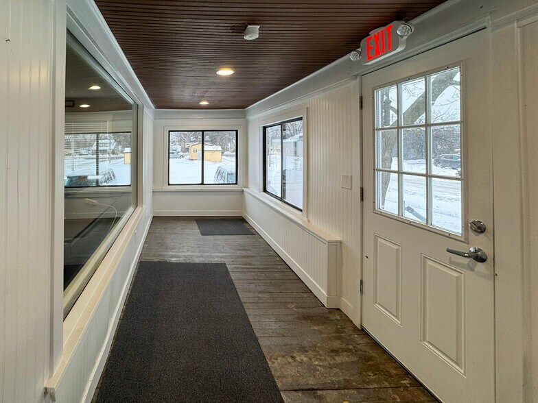 24 Wilbur St SE, Grand Rapids, MI à louer - Photo de l’immeuble – Image 2 sur 22