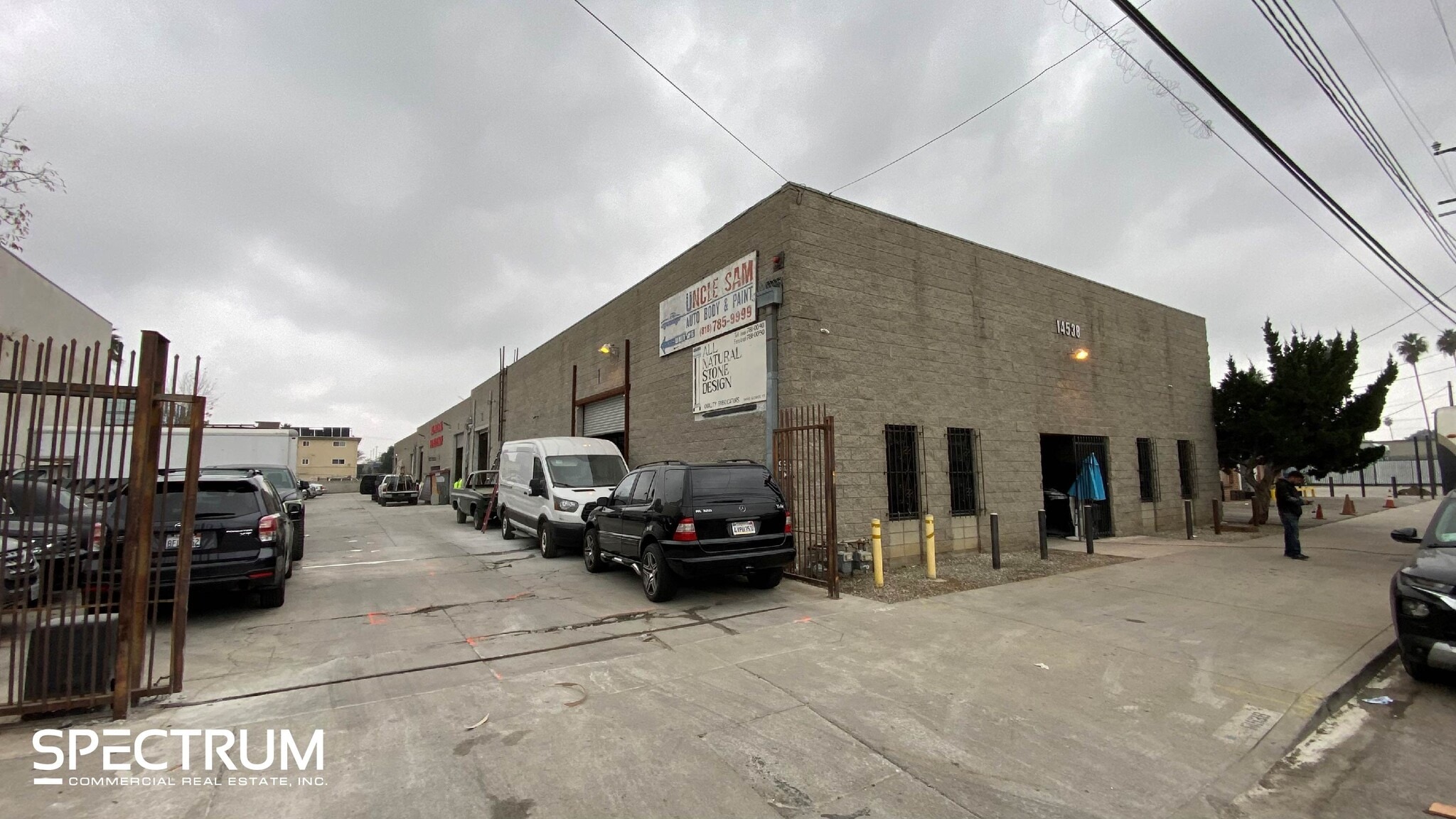 14538-14540 Keswick St, Van Nuys, CA à louer Photo principale– Image 1 sur 6