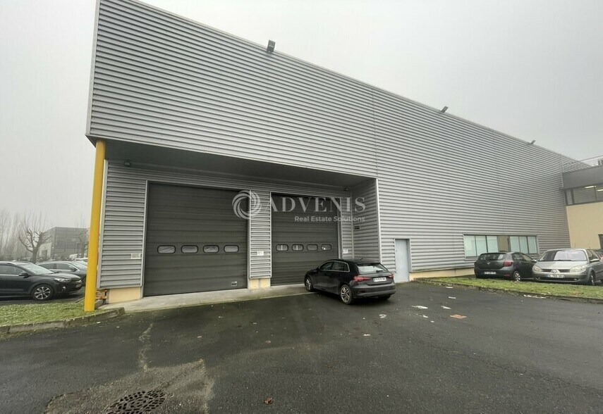 Local d’activités dans Le Mesnil-Amelot à louer - Photo de l’immeuble – Image 1 sur 10