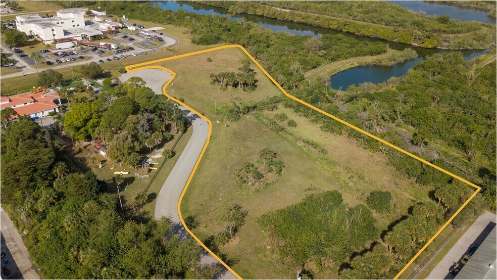 1450-1490 East Pointe Drive, Lehigh Acres, FL à vendre - Photo de l’immeuble – Image 2 sur 4