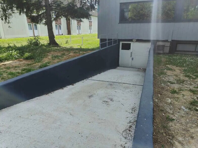 12 Avenue Des Andes, Les Ulis à louer - Photo de l’immeuble – Image 2 sur 20