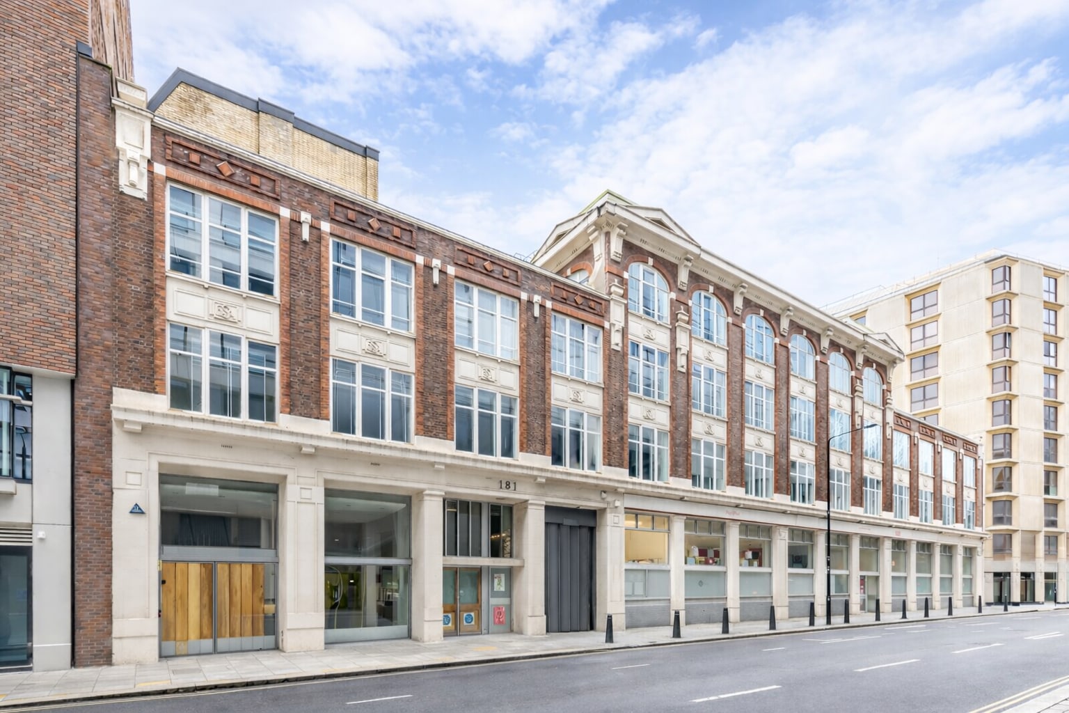 181A High Holborn, Londres à louer Photo de l’immeuble– Image 1 sur 4