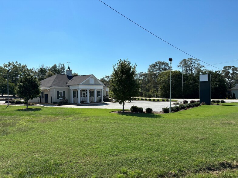 305 New Neely Ferry Rd, Mauldin, SC à louer - Photo de l’immeuble – Image 2 sur 12