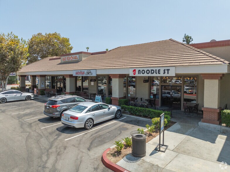102-190 W Foothill Blvd, Monrovia, CA à louer - Photo de l’immeuble – Image 2 sur 12