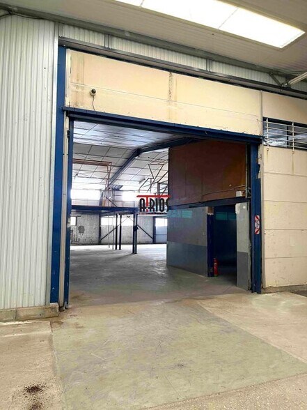 Local d'activités dans La Farlede à vendre - Photo intérieure – Image 2 sur 9