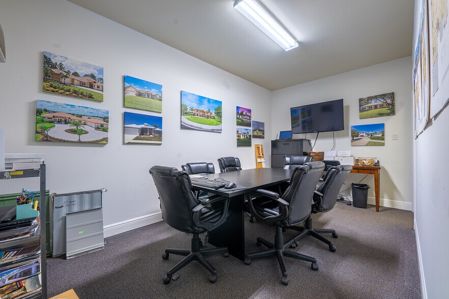 575 NW Mercantile Pl, Port Saint Lucie, FL à vendre - Photo de l’immeuble – Image 2 sur 13