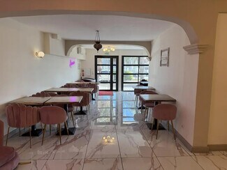 Plus de détails pour Local commercial à louer