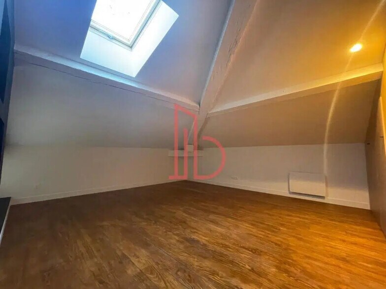 Bureau dans Bordeaux à vendre - Photo de l’immeuble – Image 3 sur 9