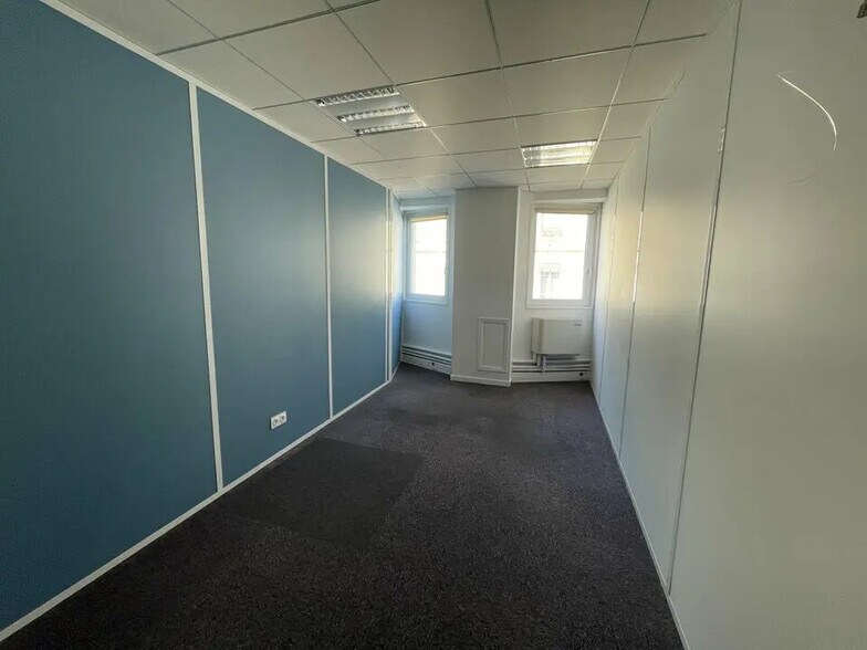 Bureau dans Lyon à louer - Photo de l’immeuble – Image 3 sur 6