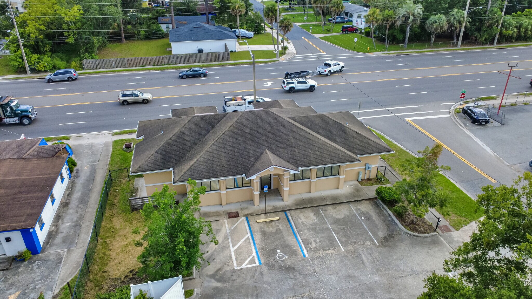 6531 103rd St, Jacksonville, FL à louer Photo de l’immeuble– Image 1 sur 17