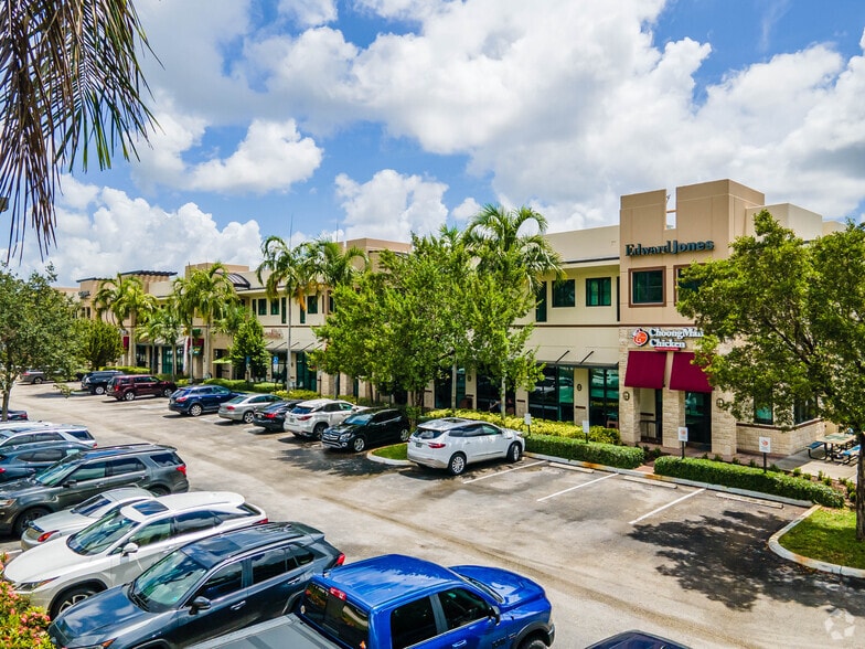 4900 S University Dr, Davie, FL à louer - Photo de l’immeuble – Image 1 sur 23