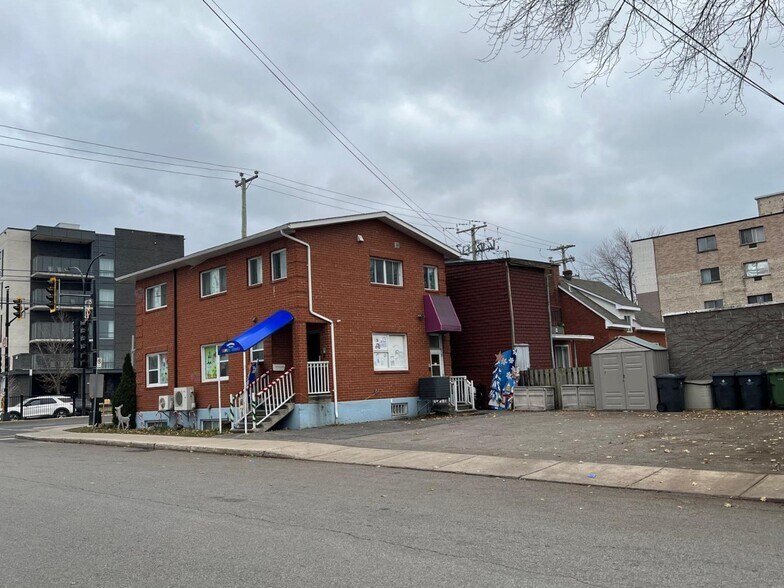855 Boul De La Côte-Vertu, Saint-Laurent, QC à vendre - Photo de l’immeuble – Image 3 sur 4