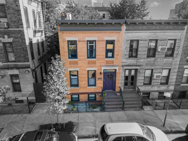 252 Jackson St, Brooklyn, NY à vendre - Aérien – Image 1 sur 16