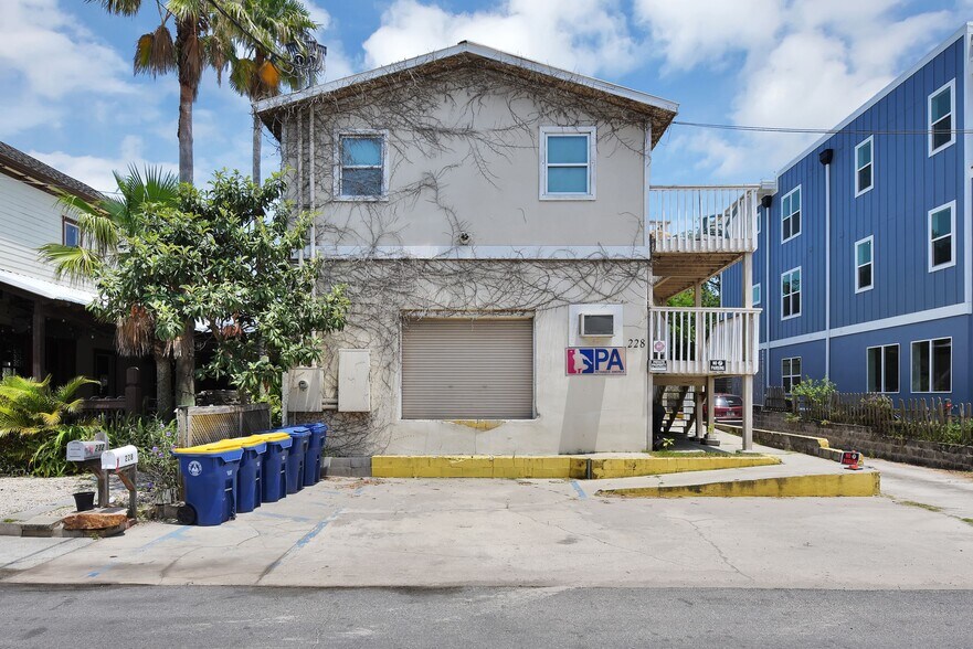 228 N 2nd St, Fernandina Beach, FL à vendre - Photo de l’immeuble – Image 2 sur 25