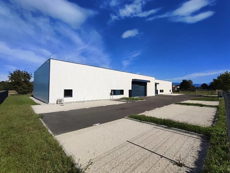 Local d'activités dans Granieu à vendre - Photo de l’immeuble – Image 1 sur 11