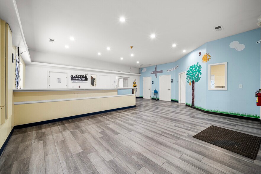 973 E Spaulding Ave, Pueblo, CO à louer - Hall d’entrée – Image 2 sur 24