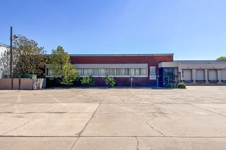 700 E 37th St N, Wichita, KS à louer Photo de l’immeuble– Image 1 sur 9