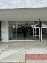 3010-3054 W Hobson Rd, Woodridge, IL à louer Photo intérieure– Image 1 sur 5