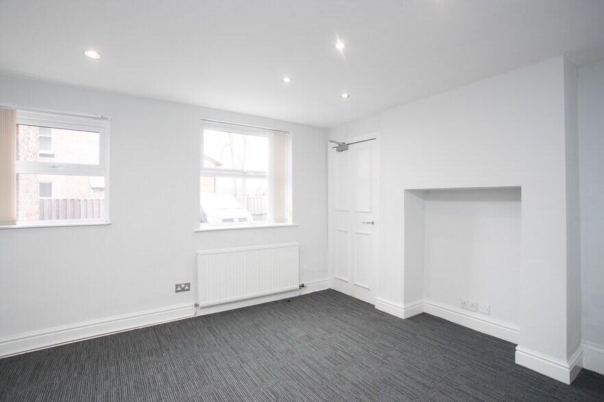 12 Manchester Rd, Wilmslow à louer - Photo de l’immeuble – Image 3 sur 10