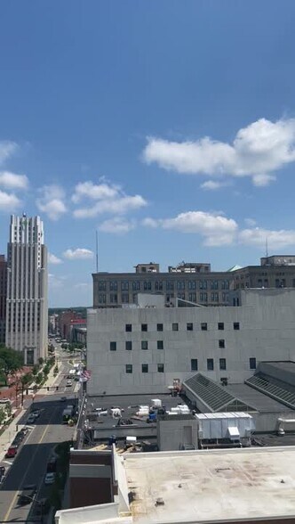 209 S Main St, Akron, OH à louer - Vidéo sur l’annonce professionnelle – Image 2 sur 19