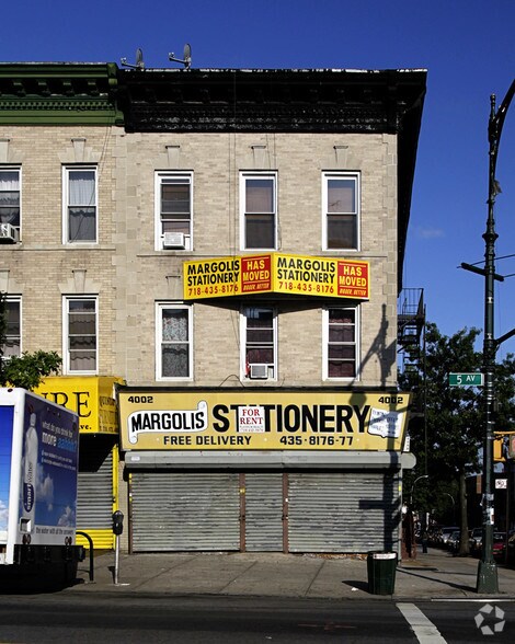 4002 5th Ave, Brooklyn, NY à vendre - Photo de l’immeuble – Image 2 sur 2