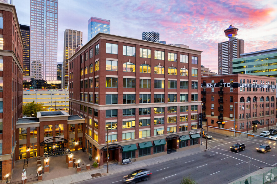 322 11th Ave SW, Calgary, AB à louer - Photo principale – Image 1 sur 13