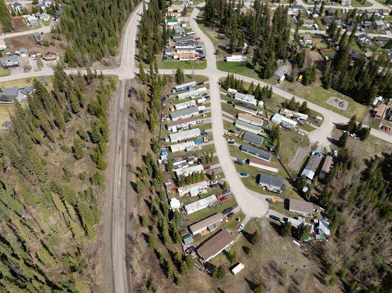 Elkford MHP Portfolio portefeuille de 1 biens à vendre sur LoopNet.fr - Aérien – Image 3 sur 7