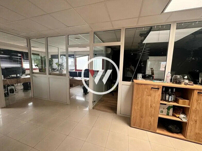 620 Avenue De La Roche-Fourcade, Aubagne à louer - Photo de l’immeuble – Image 3 sur 9