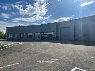 Plus de détails pour Bureau, Local d'activités à louer