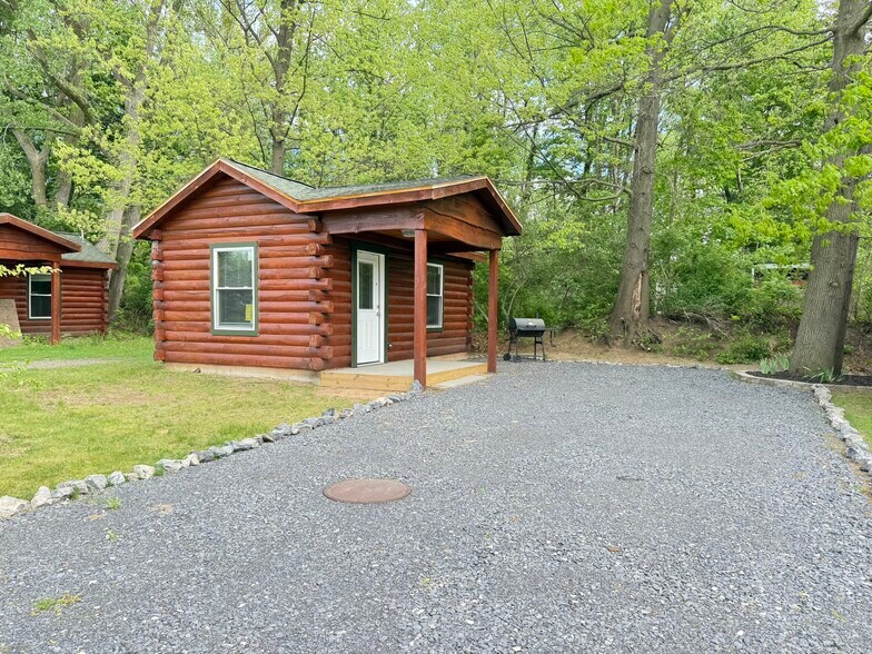 984 Waterloo Geneva Rd, Waterloo Town, NY à vendre - Photo de l’immeuble – Image 2 sur 19