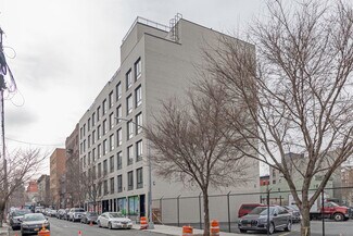 Plus de détails pour 2321 Belmont Ave, Bronx, NY - Local commercial à louer
