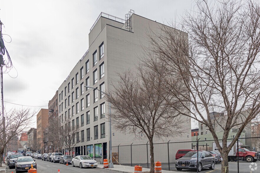 2321 Belmont Ave, Bronx, NY à louer - Photo principale – Image 3 sur 7