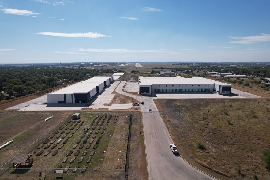1500 Northlake Pass, Universal City, TX à louer - Photo de l’immeuble – Image 1 sur 14