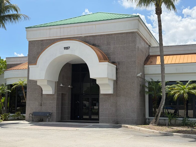1157 S State Road 7, Wellington, FL à vendre - Photo de l’immeuble – Image 2 sur 12