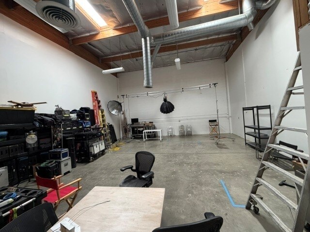 8001 Langdon Ave, Van Nuys, CA à louer - Photo de l’immeuble – Image 3 sur 8