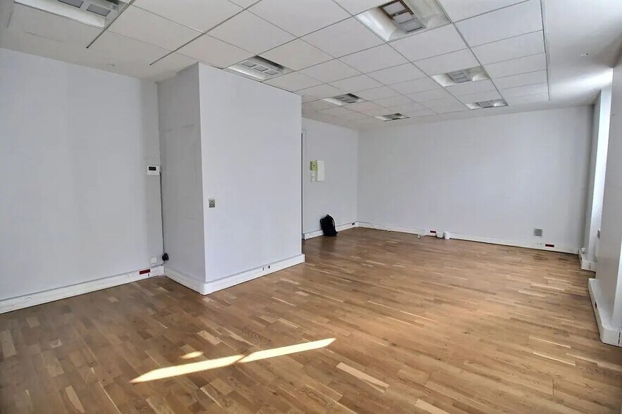 Bureau dans Paris à louer - Photo de l’immeuble – Image 3 sur 8