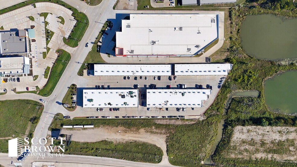 4451 Dale Earnhardt, Northlake, TX à louer - Photo de l’immeuble – Image 3 sur 8